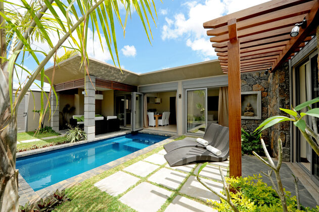 Spacious villa 1 km away from the beach for 4 ppl. with swimming-pool