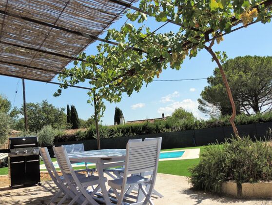 Villa for 8 ppl. with swimming-pool, garden and terrace at Flayosc