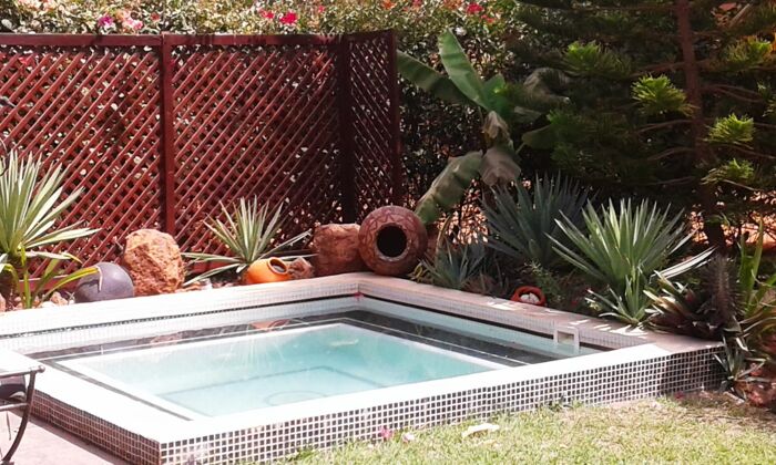 Casa para 6 pers. con piscina compartida, jacuzzi y jardín en Nianing