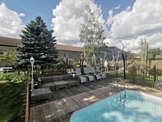 Villa für 15 Pers. mit Schwimmbad und Garten in Mont-prés-Chambord