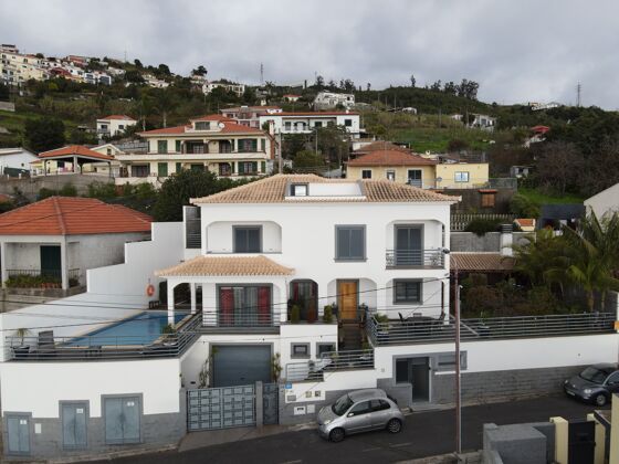 Nice appartement 10 km away from the beach for 2 ppl. at Funchal