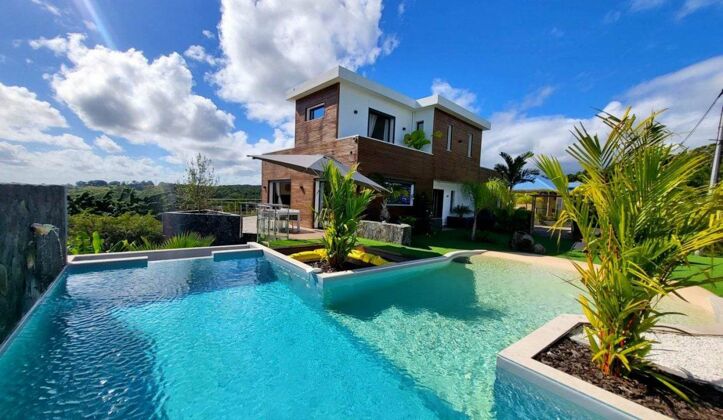 Villa à 2 km de la plage pour 7 pers. avec piscine et jardin à Goyave
