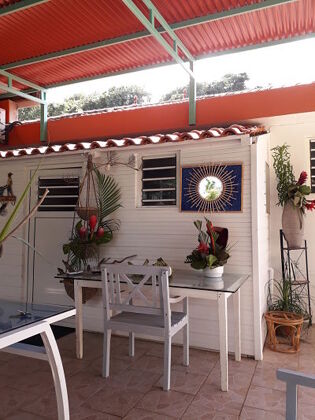 Nettes Haus für 2 Pers. mit Terrasse in La Trinité