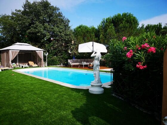 Villa à 2 km de la plage pour 6 pers. avec piscine et jardin à Fréjus
