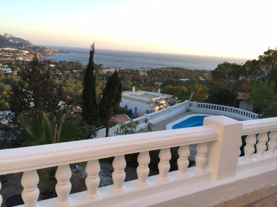 Amazing villa 900 m away from the beach for 10 ppl. with swimming-pool