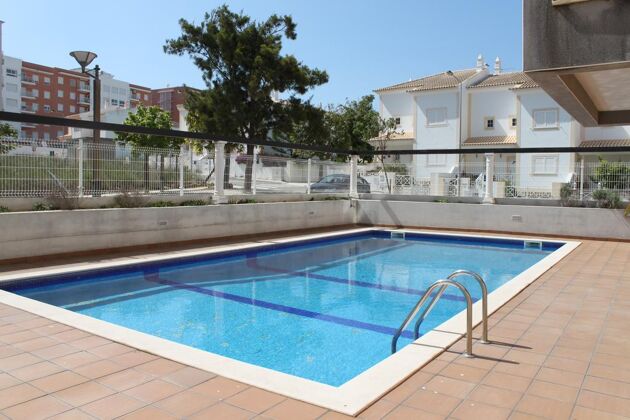 Bello appartamento per 4 pers. con accesso piscina a Armação de Pêra 
