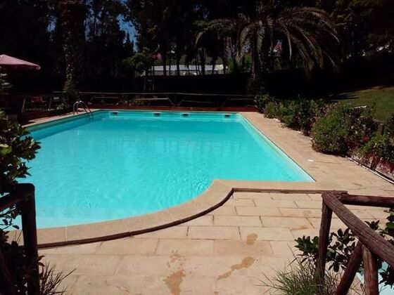 Schönes Haus für 3 Pers. mit Zugang zum Pool und Terrasse in Carreiras