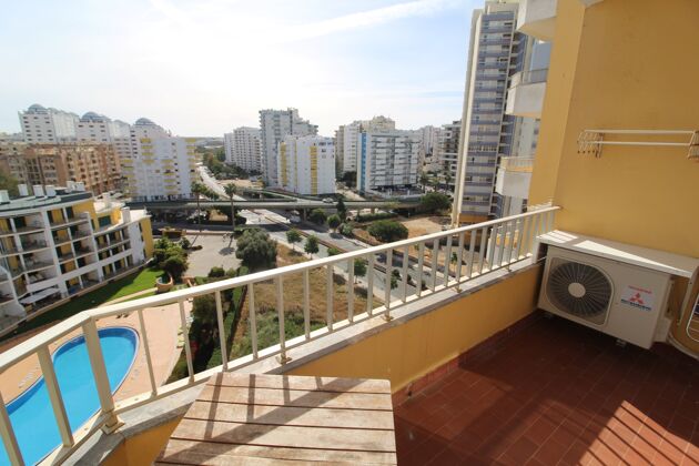 Appartamento a 2 km dalla spiaggia per 4 pers. con balcone a Portimão