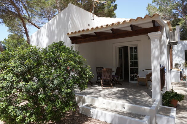House 600 m away from the beach for 4 ppl. at Platja de Migjorn