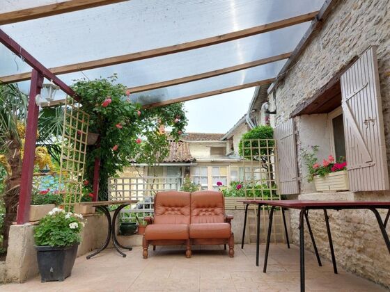 Maison pour 8 pers. avec jardin et terrasse à Saint-Jean-de-Sauves