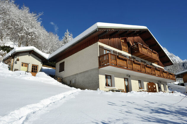 Amazing appartement 40 m away from the slopes for 4 ppl. with garden