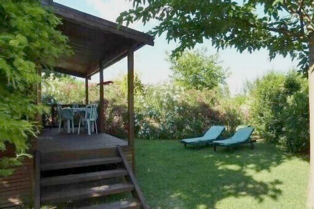 Chalet 10 km away from the beach for 2 ppl. at Roquebrune-sur-Argens