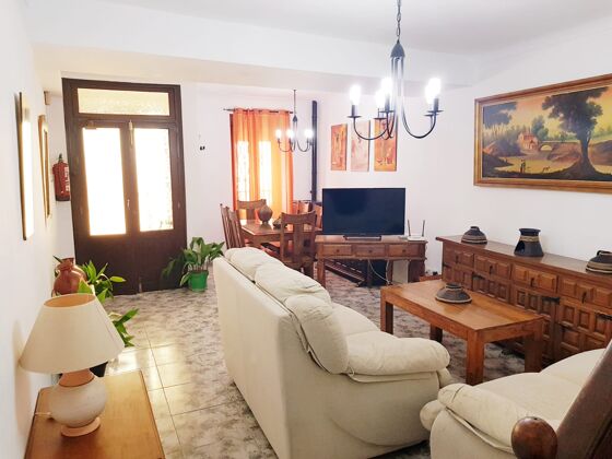 House for 6 ppl. with swimming-pool, garden and terrace at Arriate