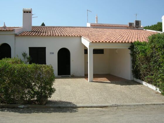 Bella casa a 400 m dalla spiaggia per 4 pers. con terrazza a Albufeira