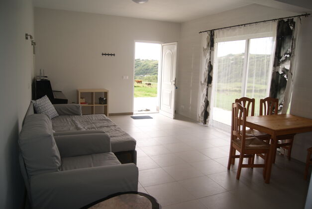Nice house 800 m away from the beach for 4 ppl. with sea view at Horta