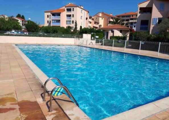 Studio 2 km away from the beach for 3 ppl. with shared pool at Fréjus