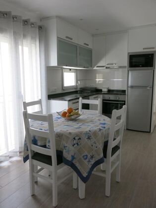 Bonito apartamento a 500 m de la playa para 5 pers. en Nazaré