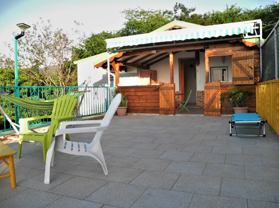 Superbe bungalow pour 2 pers. avec vue sur la mer et jardin à Deshaies