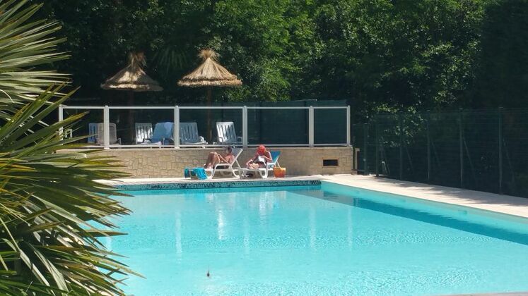 Bungalow per 6 pers. con accesso piscina a Saint-Jean-du-Gard