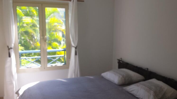 Beautiful house for 4 ppl. with shared pool and garden at Le Gosier