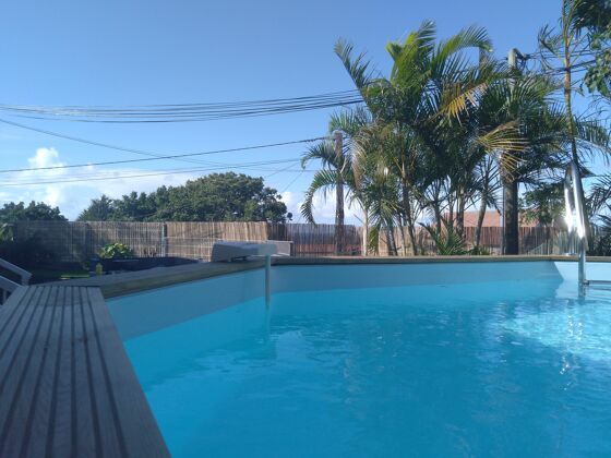 Villa 13 km vom Strand entfernt mit Schwimmbad, jacuzzi und Meerblick
