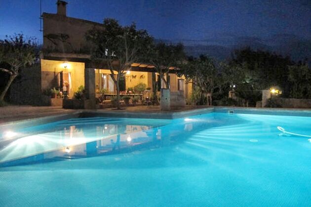 Spacious villa 9 km away from the beach for 6 ppl. with swimming-pool