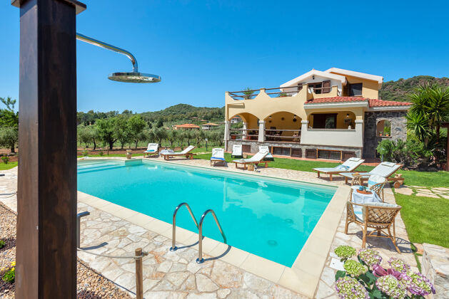 Spaziosa casa a 6 km dalla spiaggia per 8 pers. con piscina a Alghero