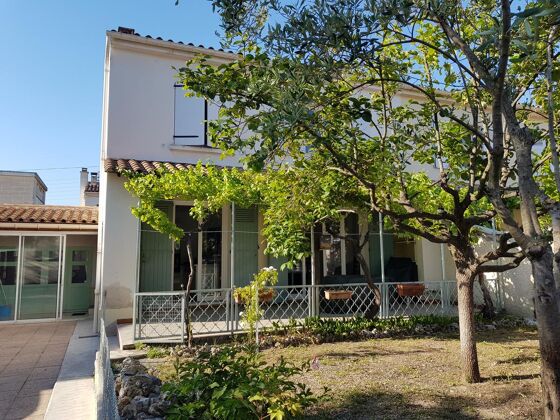 Nice house for 8 ppl. with garden and terrace at Monteux