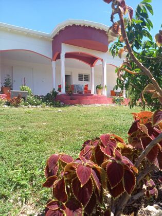 House 3 km away from the beach for 5 ppl. with garden at Anse-Bertrand