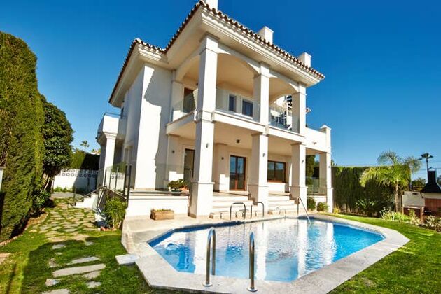 Grande villa per 10 pers. con piscina, jacuzzi e terrazza a Marbella