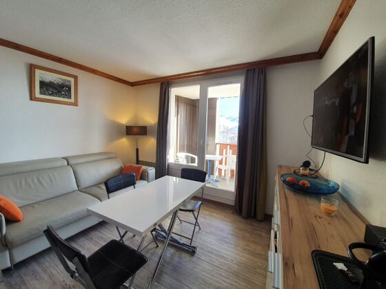 Amazing studio for 4 ppl. with swimming-pool and balcony at Huez