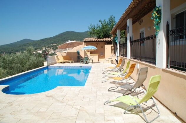 Jolie villa pour 6 pers. avec piscine, jardin et terrasse à Callas