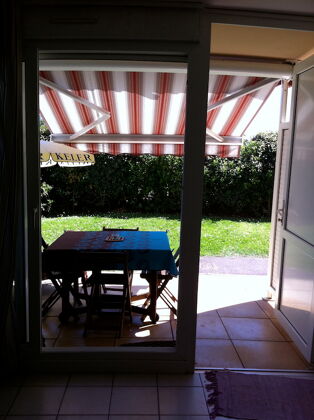 Studio 1 km away from the beach for 4 ppl. with shared pool and garden
