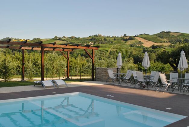 Nettes Haus für 6 Pers. mit Zugang zum Pool in Montalto delle Marche