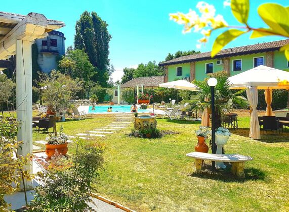 Monolocale per 4 pers. con accesso piscina e balcone a Gragnano