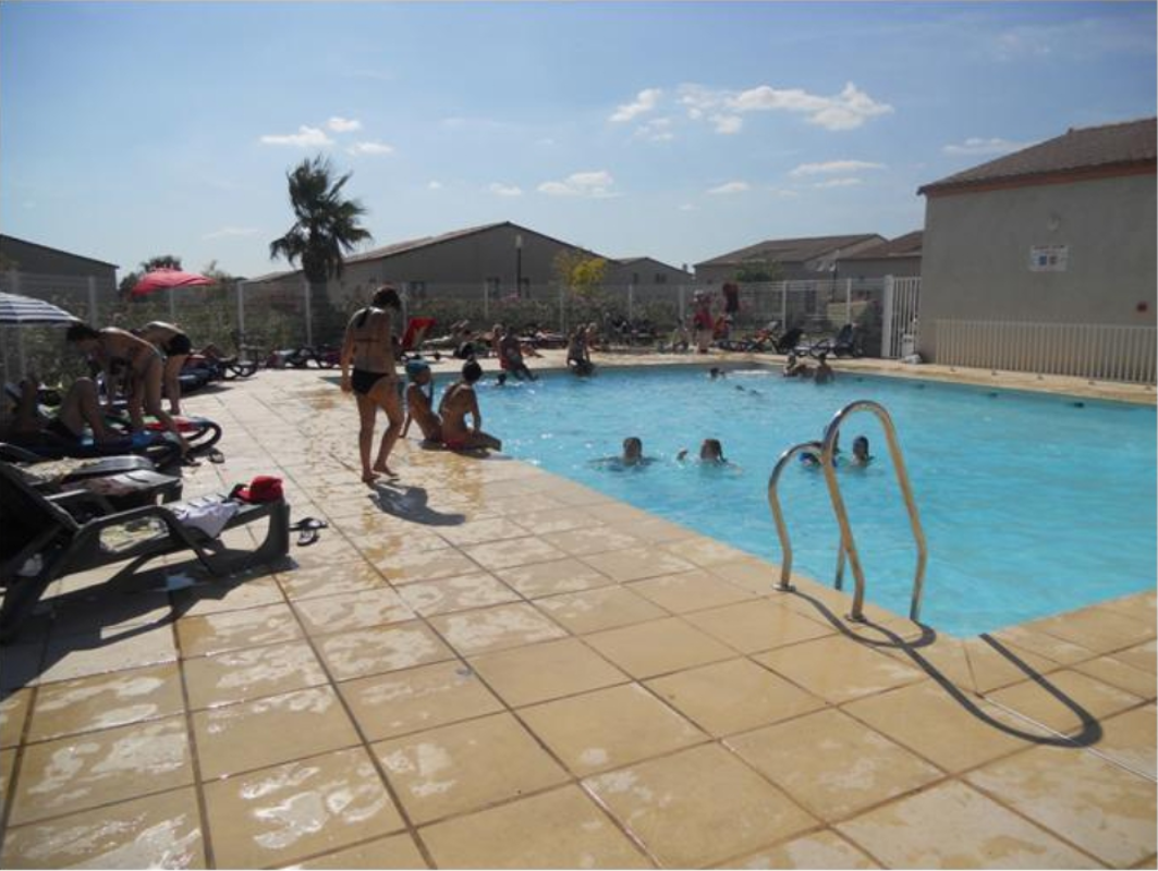 Vista sulla piscina Casa Gallargues-le-Montueux
