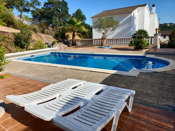 Villa para 9 pers. con piscina, jacuzzi y terraza en Vidreres