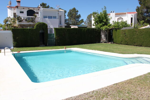 Casa a 3 km de la playa para 4 pers. con piscina compartida y jardín
