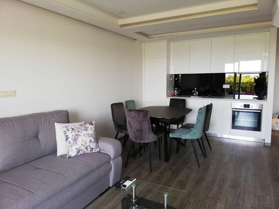 Beautiful appartement 1 km away from the beach for 5 ppl. at Makarska