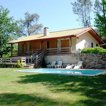 Villa für 6 Pers. mit Schwimmbad, Garten und Balkon in Vieira do Minho