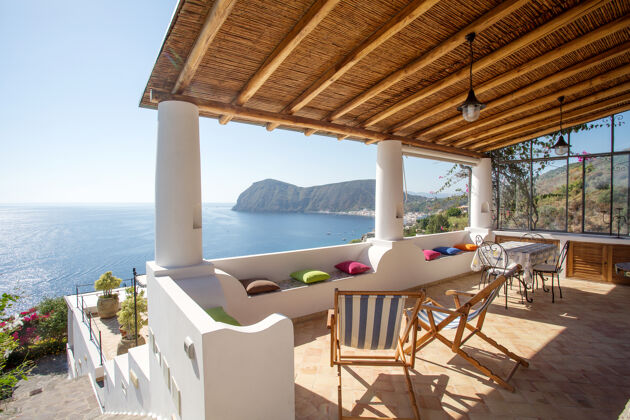 ¡A 300 m de la playa! Casa para 3 pers. con vistas al mar en Lipari