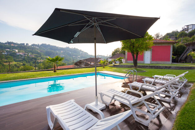 Villa für 6 Pers. mit Schwimmbad und Garten in Sobradelo da Goma