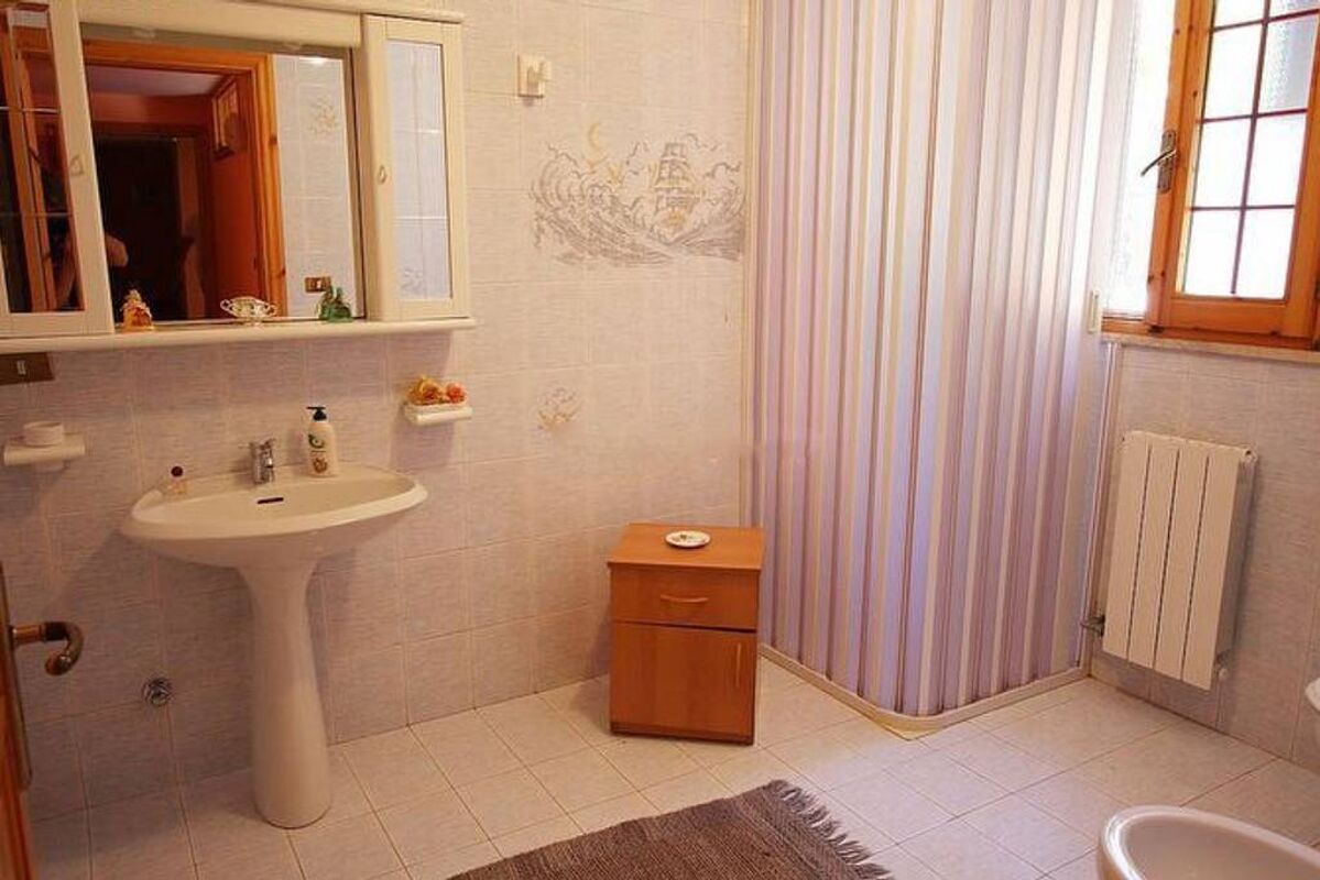 Bathroom Apartment undefined