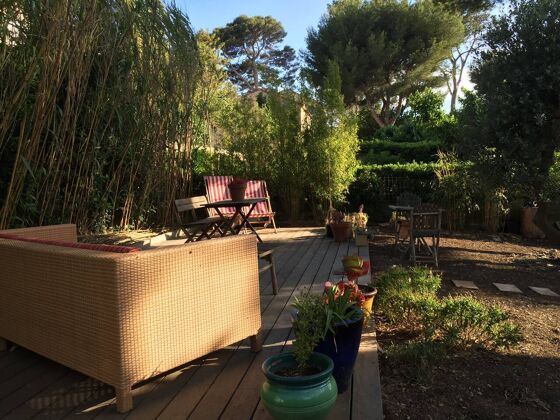 House 700 m away from the beach for 6 ppl. at Six-Fours-les-Plages