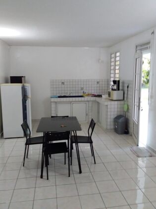 House 8 km away from the beach for 4 ppl. with garden at Les Mangles