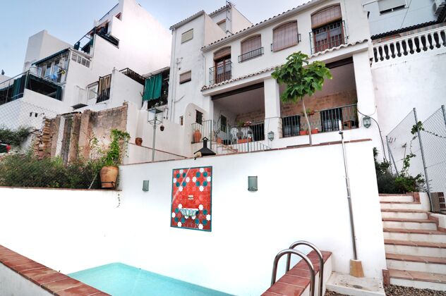 Spaziosa villa per 8 pers. con piscina, terrazza e balcone a Luque