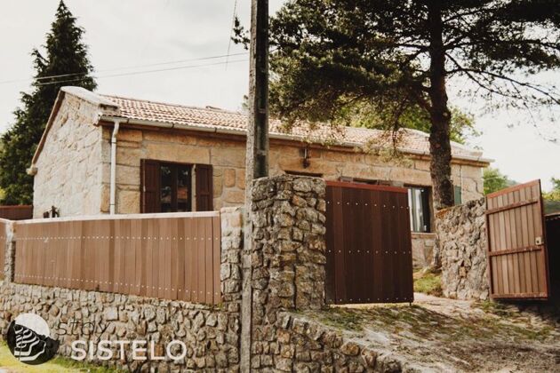 Nettes Haus für 4 Pers. mit Garten und Terrasse in Sistelo