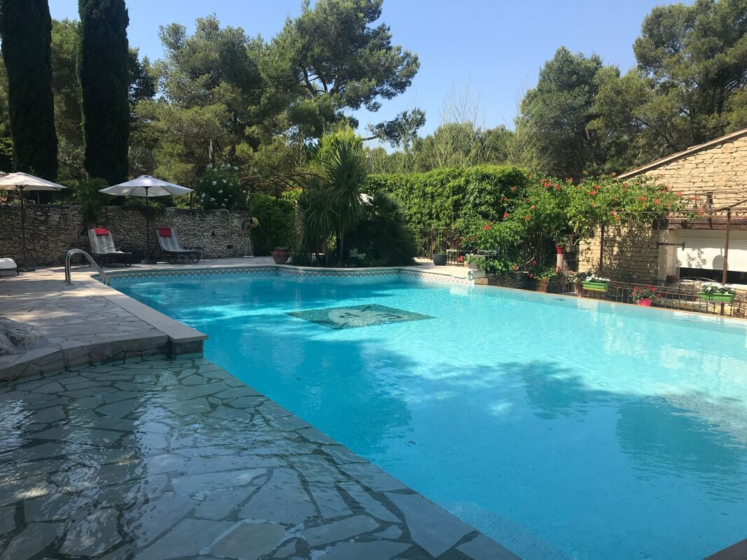 Swimming pool view Villa Orgon