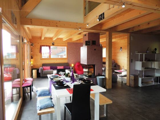 Chalet 1 km away from the slopes for 12 ppl. with terrace at Les Gets