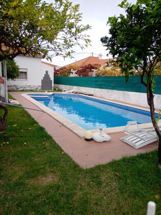 Villa 15 km vom Strand entfernt für 7 Pers. mit Schwimmbad und Garten